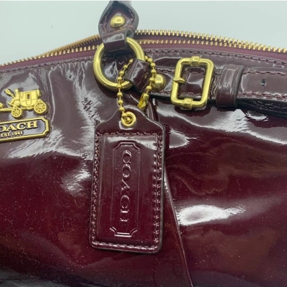 COACH Madison Lindsey Patent Leather Large 18627
Satchel in Plum Good Condition - Picture 4 of 12